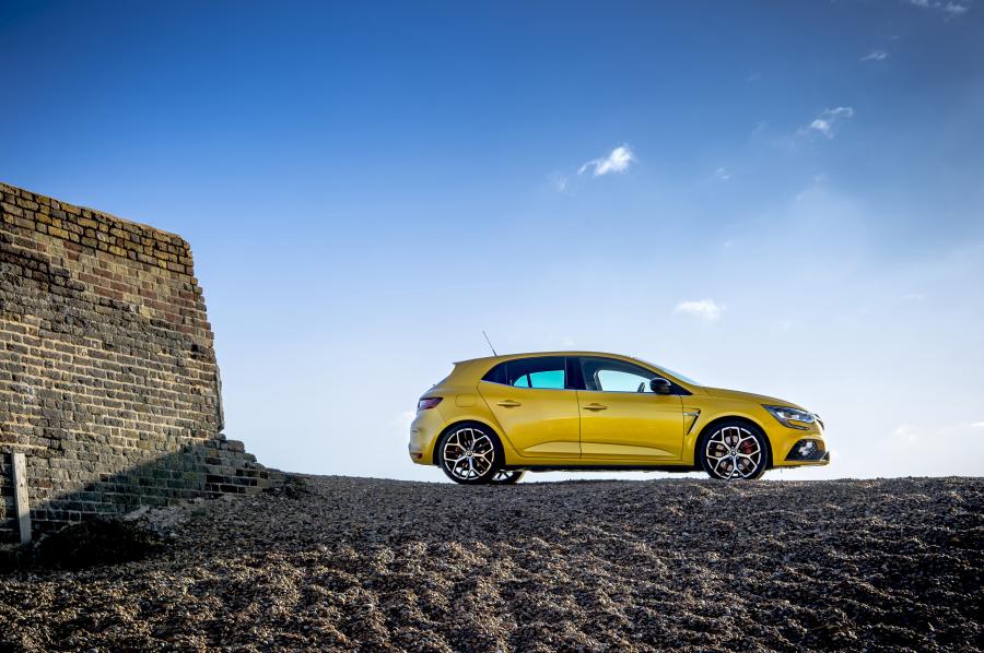  Renault Megane R.S. 300 Trophy 2019 года  (UK) (фото 33 из 40)
